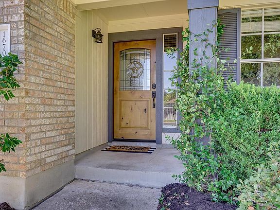2nd image of 16700 Anjou Ln