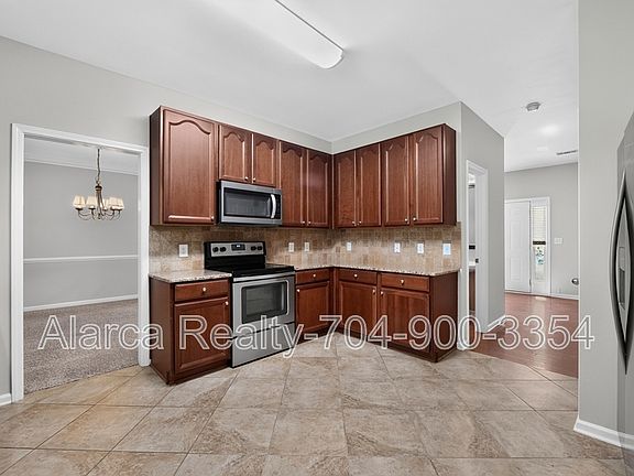 4th image of 2041 White Cedar Ln