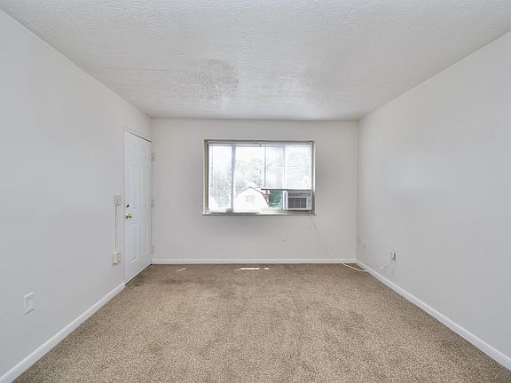 2nd image of 1281 Sunset Ave #3