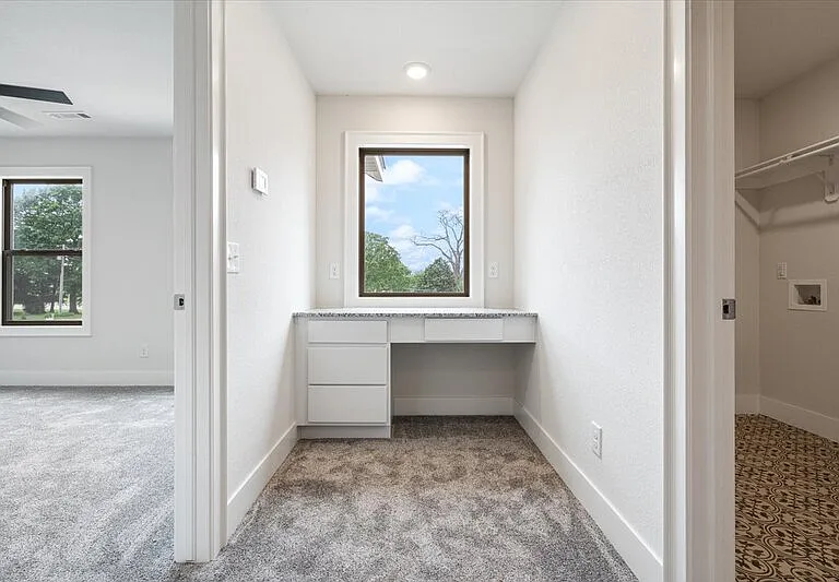 1705 S 23rd Pl — Photo 11