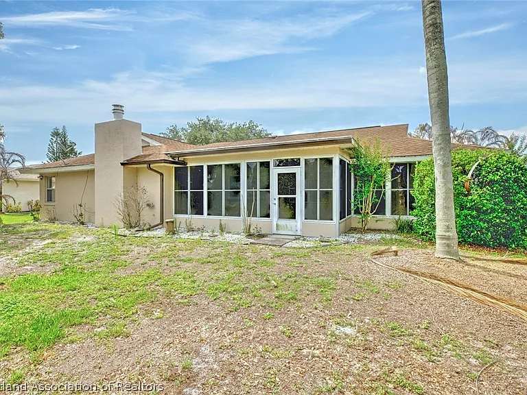 1602 Carrington Ave — Photo 30