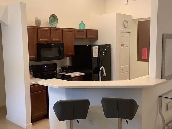 3rd image of 2239 Victoria Dr