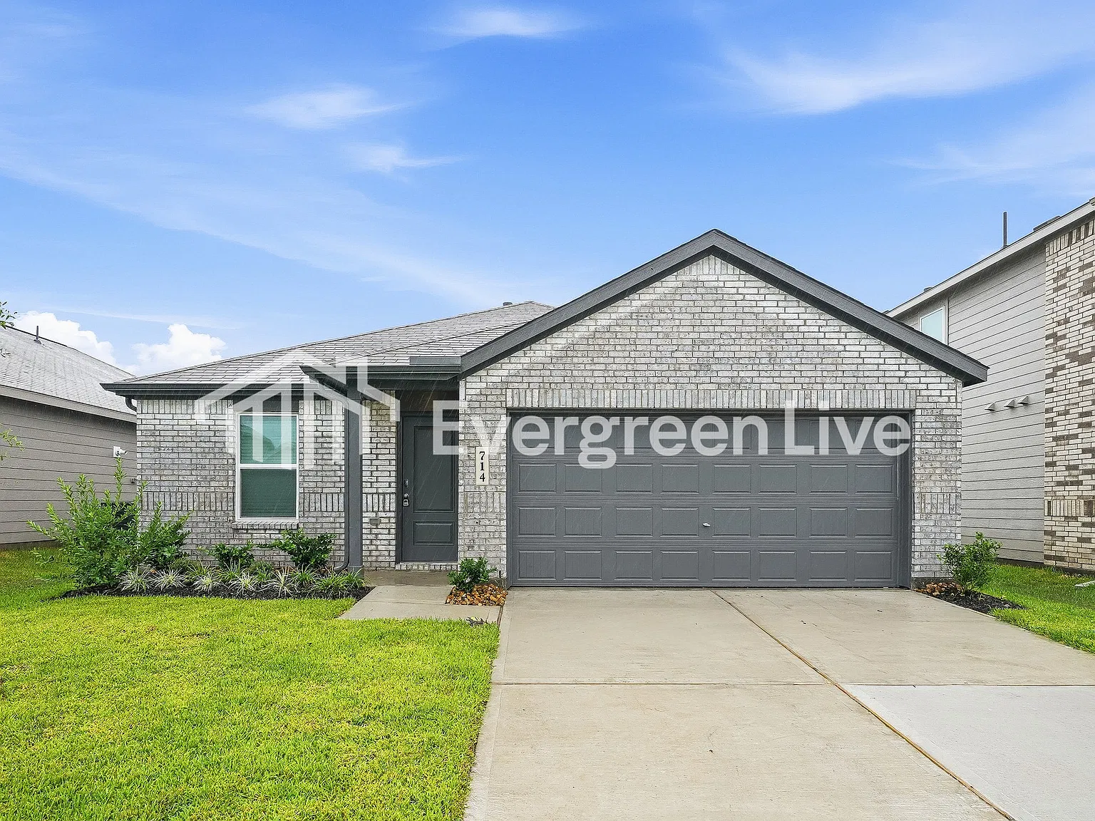 4 bed, 2.0 bath, 1716 sqft, $1,850 — Photo 1