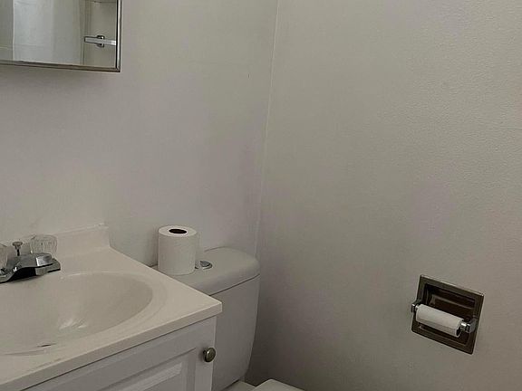 4th image of 2811 Paxton Ct