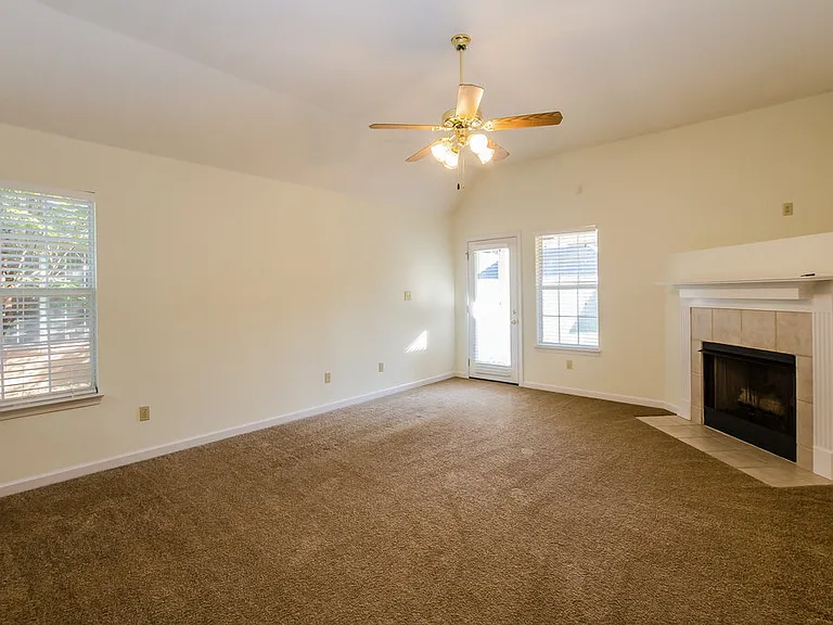 5892 Alexandria Ln — Photo 7