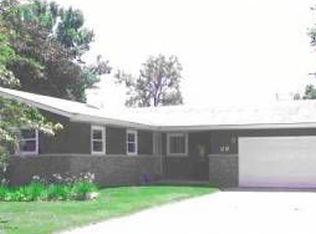 28 W Sioux Dr, Appleton, WI 54911