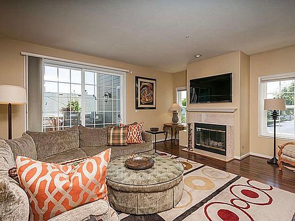 3rd image of 115 Farallon Dr