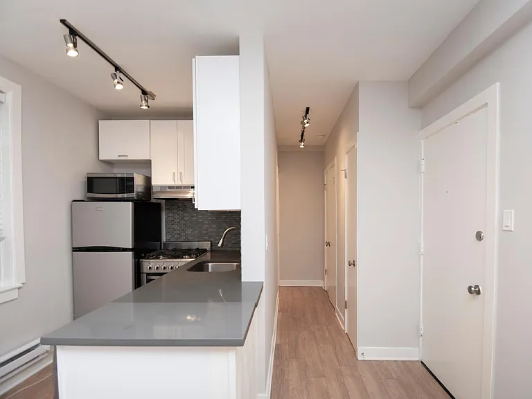 511 W Belmont Ave #26 — Photo 5