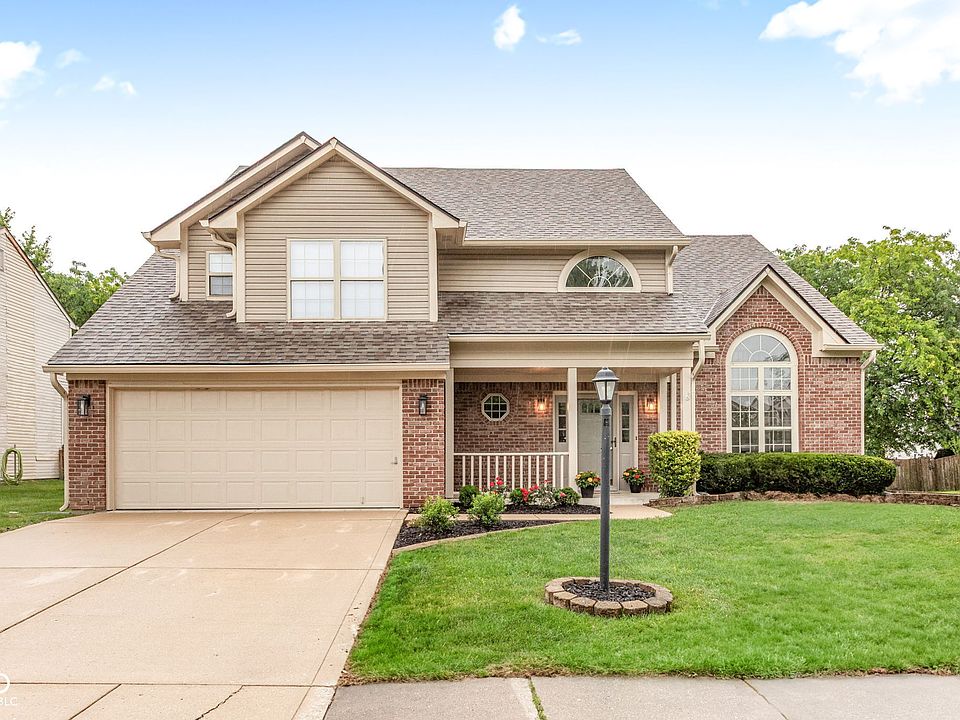 1st image of 695 Stone Ln