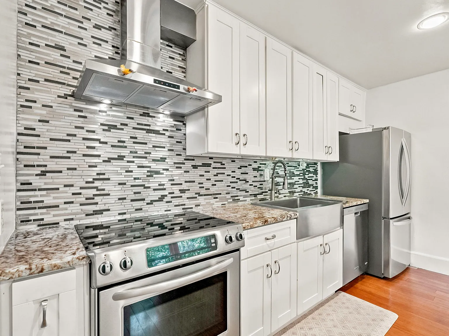 5 bed, 2275 sqft, $4,000 — Photo 4