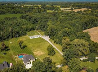 537 Bob Perry Rd, Bethpage, TN 37022