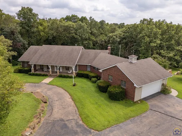 2401 NW 45th Ter, Topeka, KS 66618