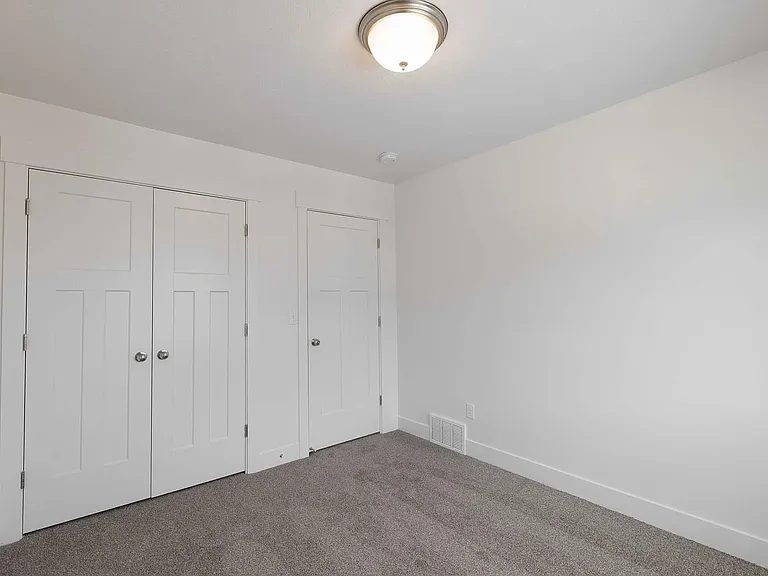 578 W 1120 N — Photo 24