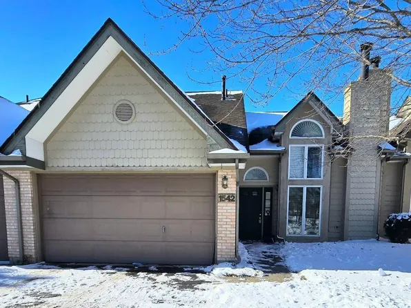 1542 W 93rd Ct, Crown Point, IN 46307