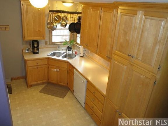 5th image of 609 131st Ave N