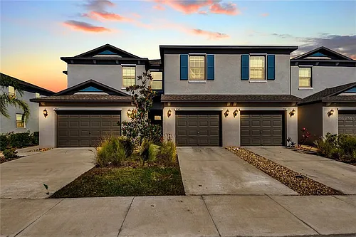 736 Royal Empress Dr Photo 1