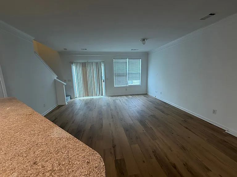 3433 Dianthus Ln — Photo 4