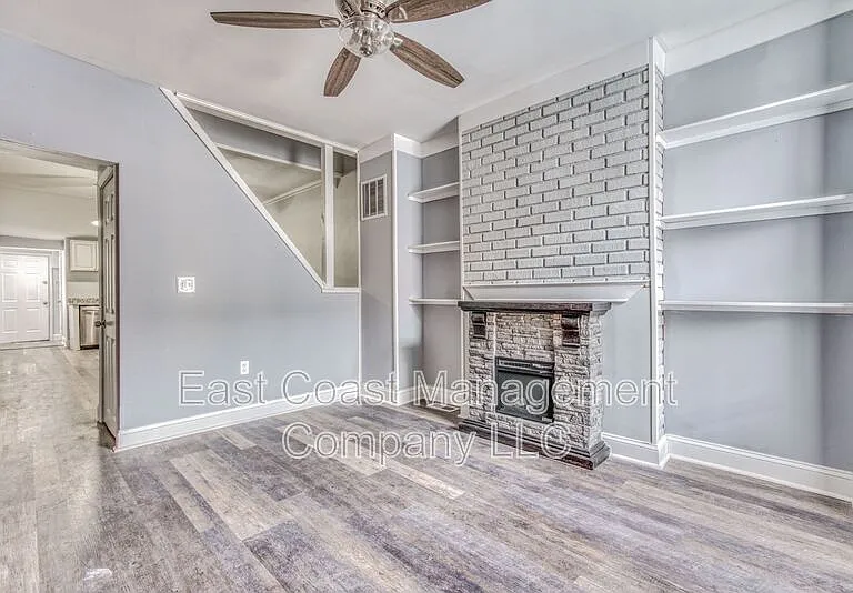 1253 Sargeant St — Photo 1
