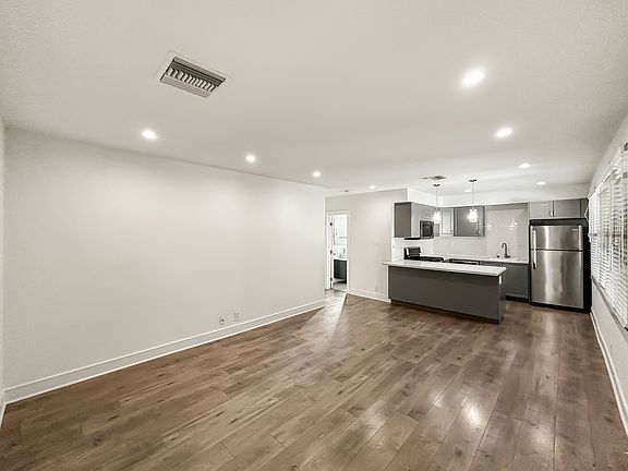 3rd image of 1216 N Crescent Heights Blvd APT 19