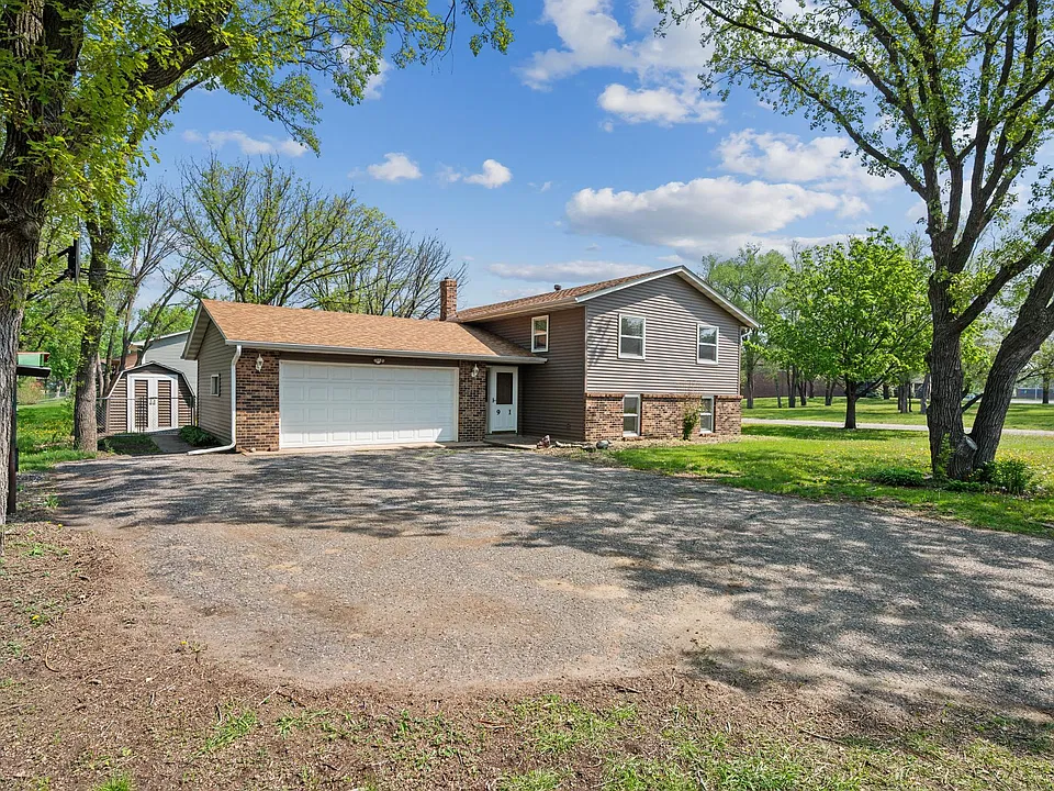 91 Egret Blvd NW