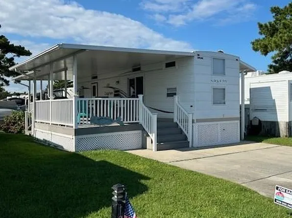 3665 Sandpiper Rd, Virginia Beach, VA