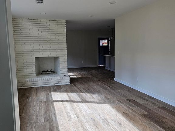 3rd image of 1436 Lachona Ct NE