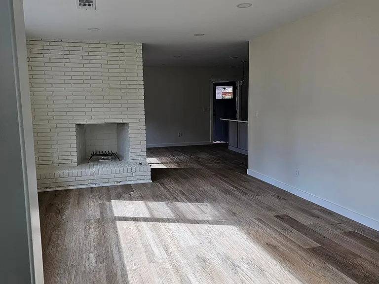 1436 Lachona Ct NE — Photo 3