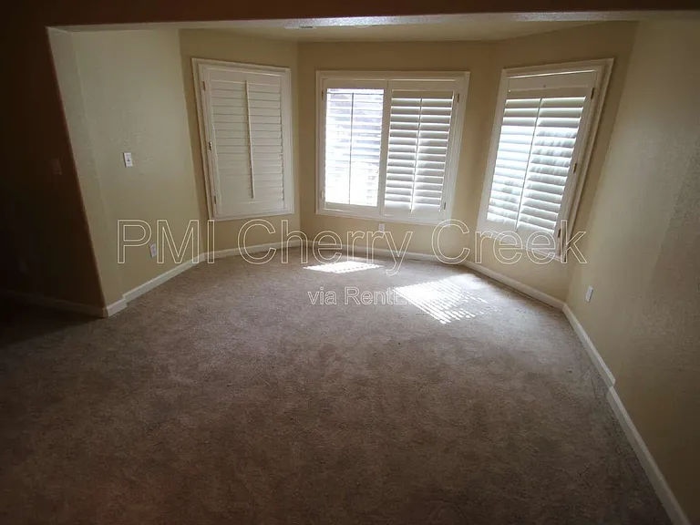 7489 Bur Oak Pl — Photo 14