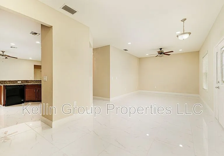 2611 Highlands Creek Way — Photo 4