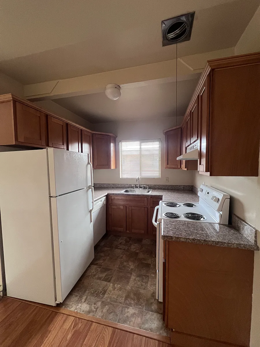Building Photo - Central Avenue Apartments