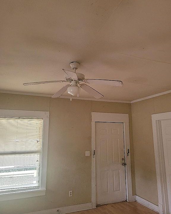 1st image of 718 Parkdale Ave