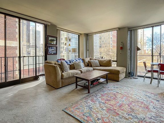 2nd image of 345 W Fullerton Pkwy APT 404