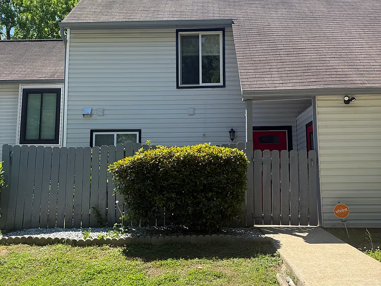 538 Country Greens Dr — Photo 6
