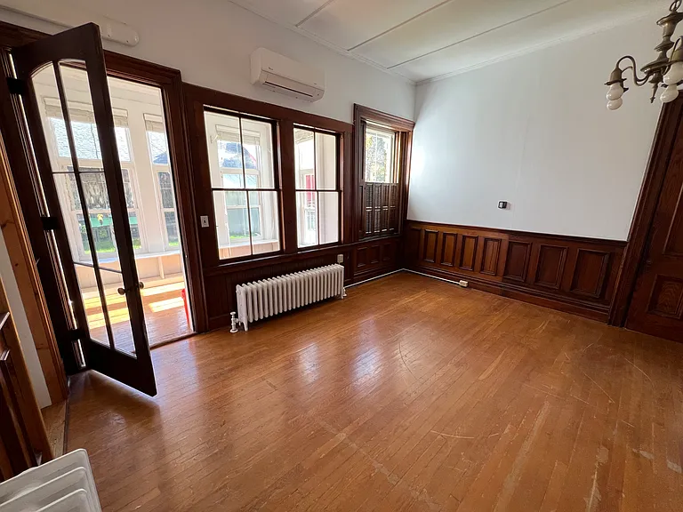 819 Main St #D — Photo 3