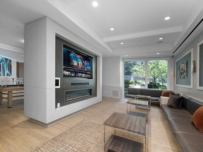 86 Fleet Pl #24N — Photo 9