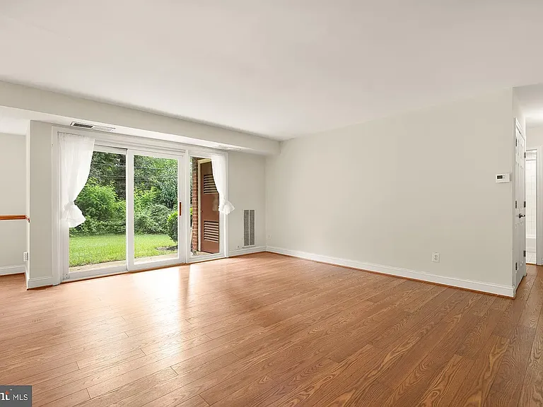 3975 Lyndhurst Dr #103 — Photo 15