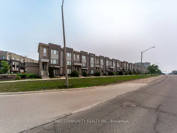 1525 Kingston Rd #103, Pickering, ON L1V 0E9