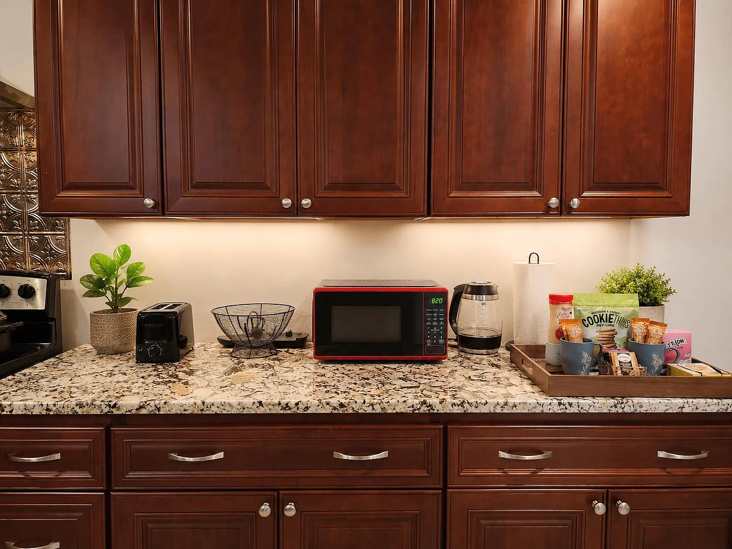 4 bed, 3.5 bath, 5869 sqft, $1,815 — Photo 4
