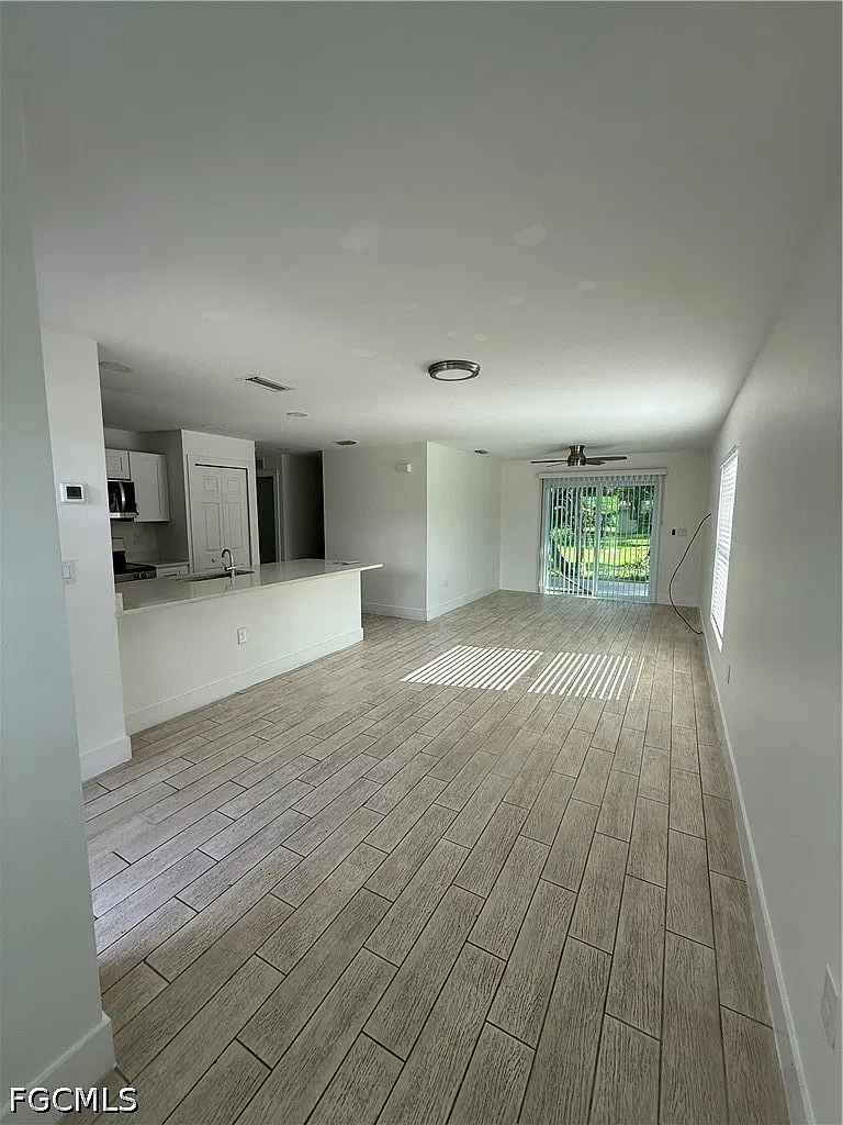 3 bed, 2.0 bath, 1156 sqft, $1,900 — Photo 3
