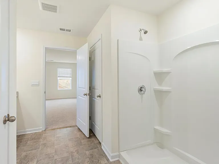 293 Quarter St — Photo 17