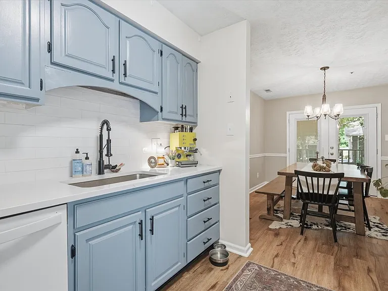 8611 Old Carriage Ct — Photo 6