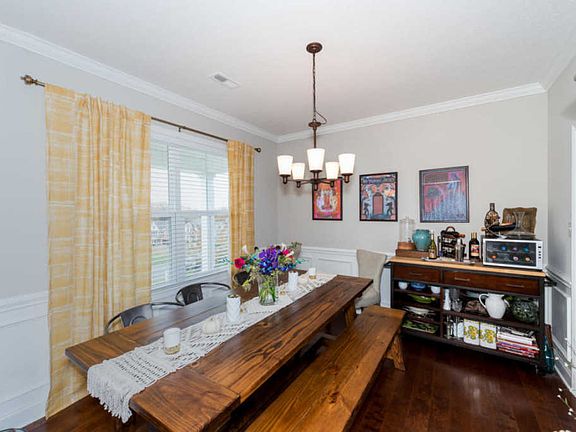 5th image of 9009 Canfield Ln