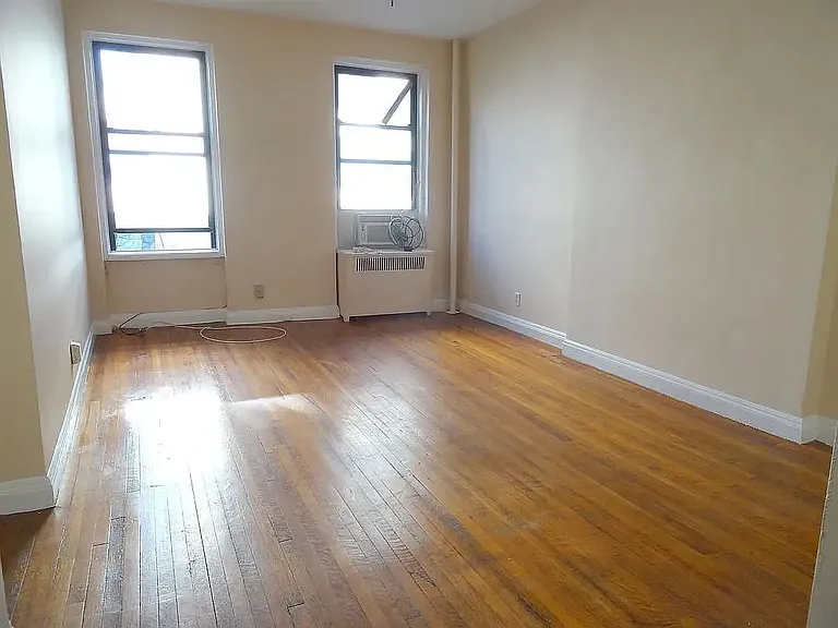 465 W 57th St #3B — Photo 4