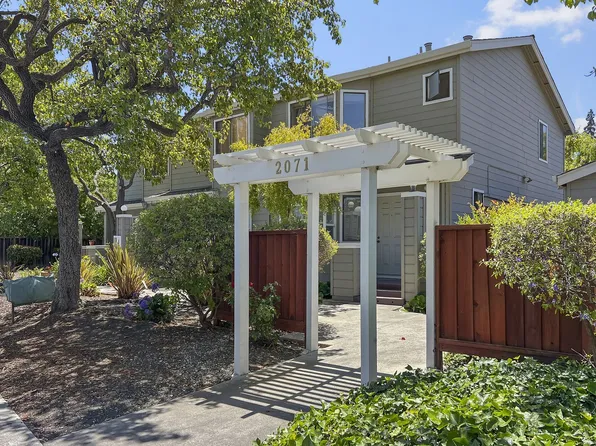 2071 Plymouth St N, Mountain View, CA 94043