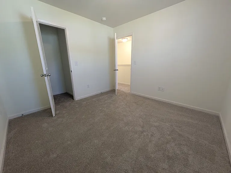 75 Shamrock Dr W — Photo 29