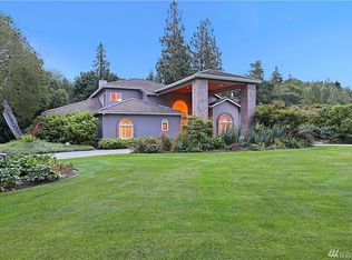 10133 NE Kitsap St, Bainbridge Island, WA 98110