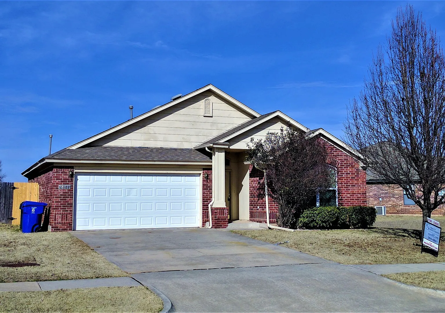 2821 East Lake Dr. - Norman 3 bedroom, 2 bath 2 car garage — Photo 1