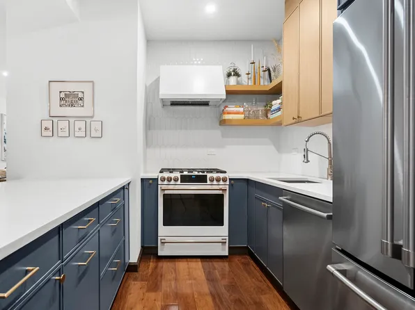 3 Hanover Square image 2 of 8