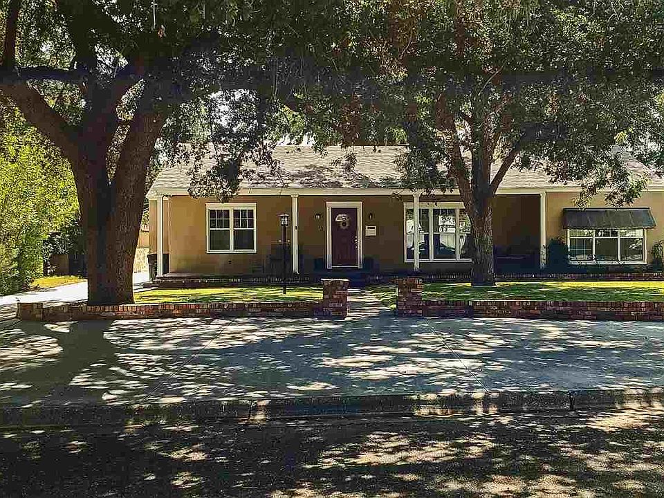 1st image of 603 Lakeside Dr