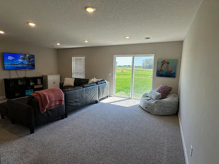566 Greywood Blvd SW — Photo 9